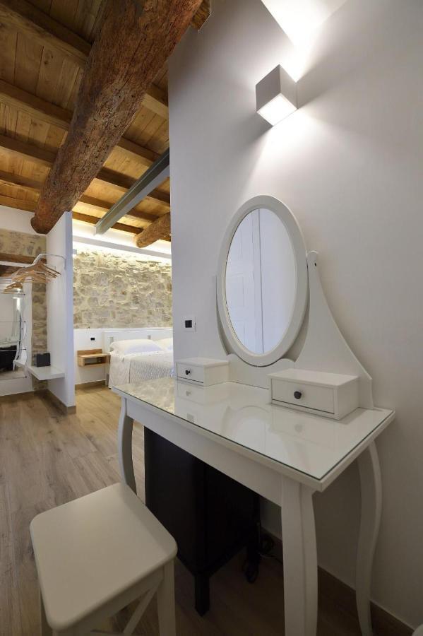 Le Benedettine Affittacamere Relais 폰디 외부 사진