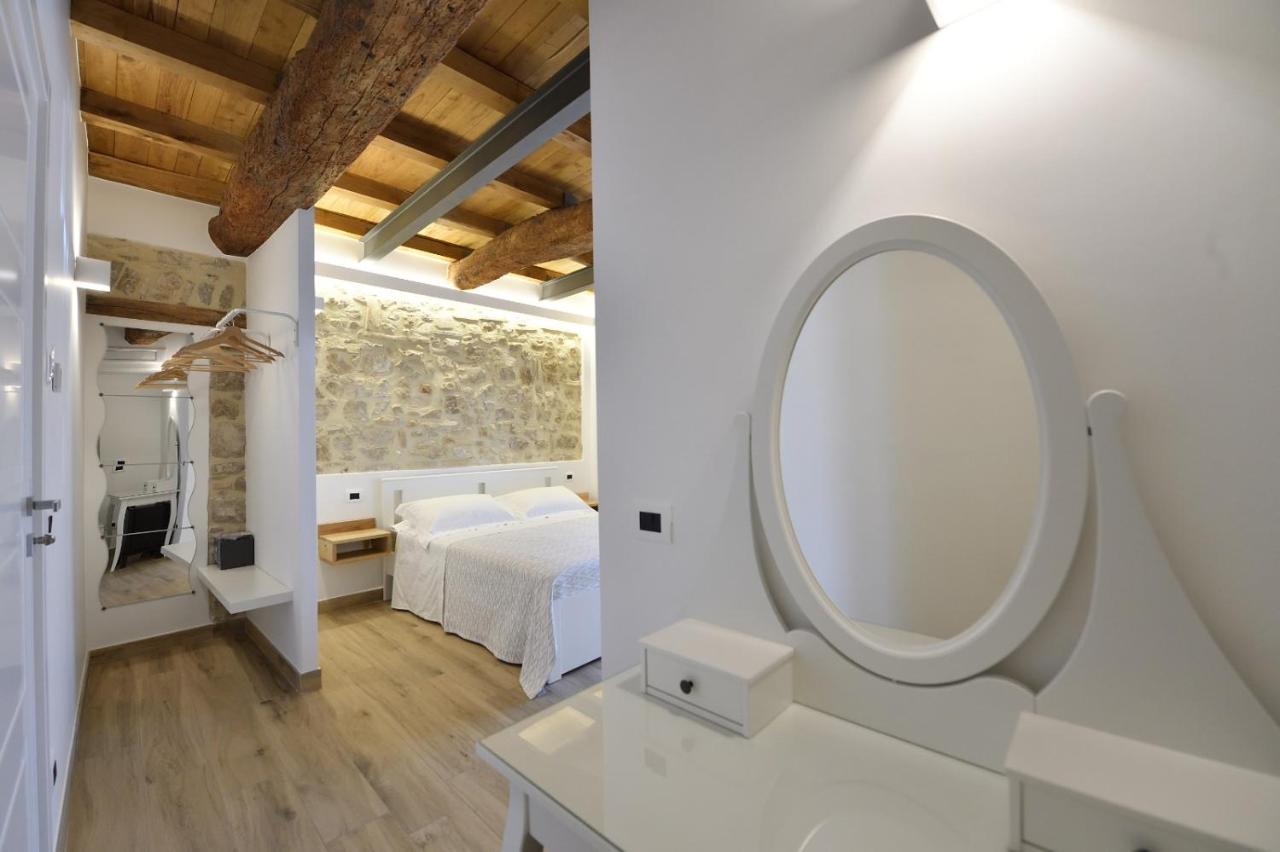 Le Benedettine Affittacamere Relais 폰디 외부 사진